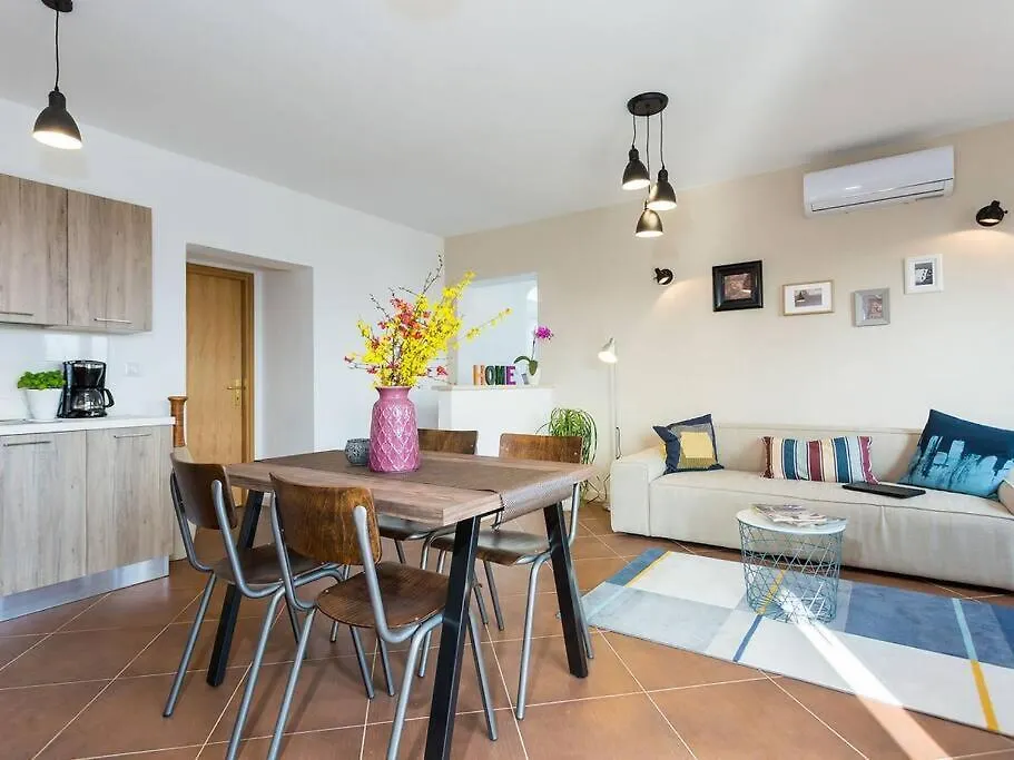 Kaštelir Villa Jolanda